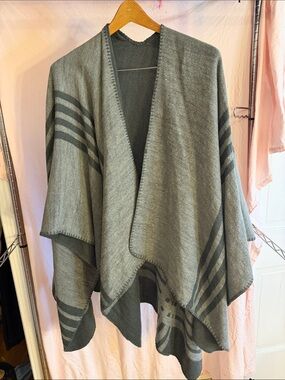 Grey Open-Front Women’s Sweater Wrap